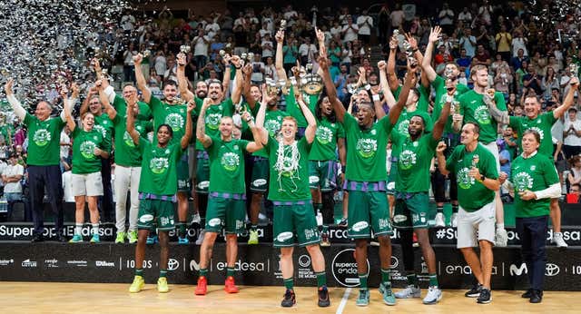 Unicaja corona sus siete días de gloria arrebatándole la Supercopa al Real Madrid