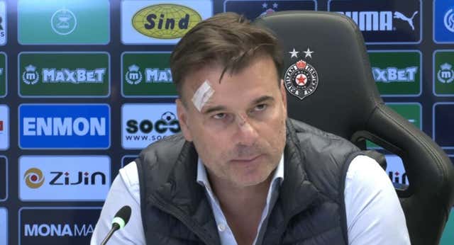 El terror del fútbol serbio en el rostro del técnico del Partizán: «No quiero hacer un teatro»