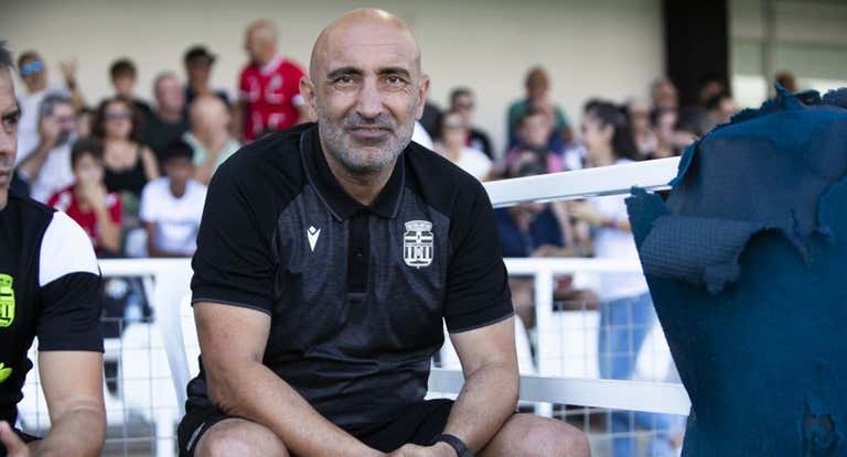 Abelardo en su último partido como entrenador del Cartagena