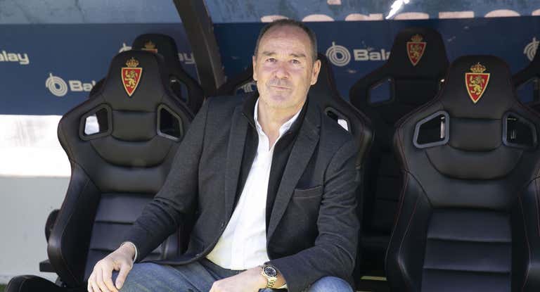 Víctor Fernández, en el banquillo del Zaragoza.