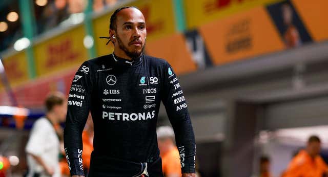 Lewis Hamilton descubre sus fantasmas entre el racismo, la depresión y las lágrimas: “Me daba  poder competir contra familias más ricas”