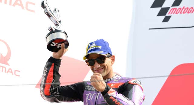 Martín gana cuatro meses y medio después la carrera con más valor de la temporada