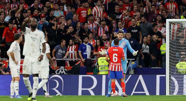 El acoso a Courtois empezó horas antes del lanzamiento de mecheros: «Yo así no juego»