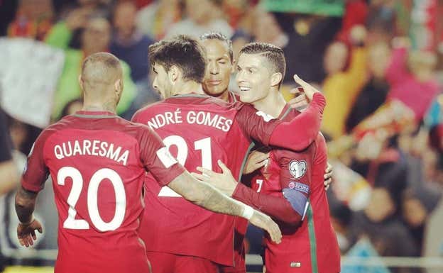André Gomes celebra un gol con Cristiano.  INSTAGRAM