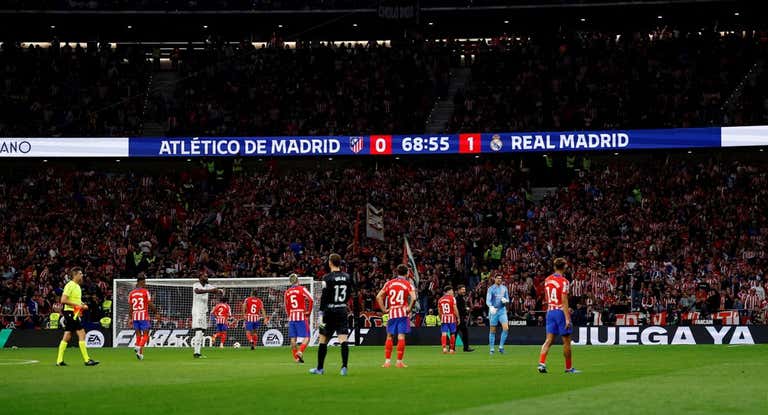 JUPOL ha acusado al Atlético de Madrid de permitir entrar en su estadio a encapuchados «con simbología neonazi».