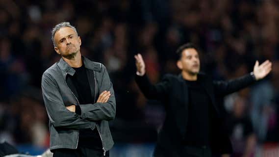 Luis Enrique reacciona durante un momento del partido de Champions del PSG frente el Girona/Reuters