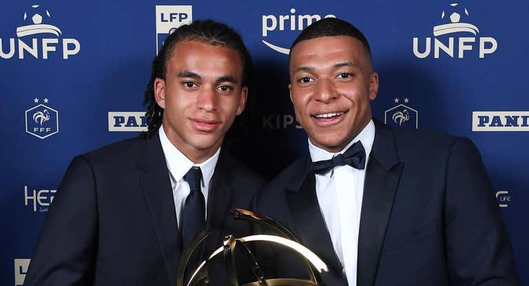 Ethan y Kylian Mbappé, durante un evento en Francia.