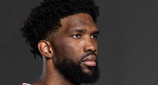 La mutación de Joel Embiid para romper la maldición del anillo: pierde 11 kilos para «estar sano»