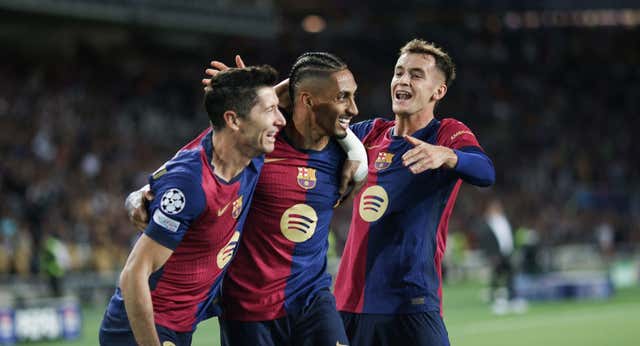 El guiño del Barça a ‘Penalti para el Real Madrid’ con una canción de Queen que sonó en Montjuïc