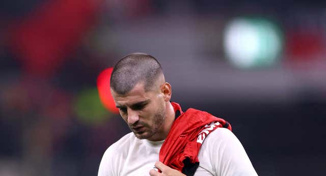 Morata se muda por culpa de su alcalde y este le despide con el escudo del Inter: «La seguridad de mis hijos ha sido perturbada por usted»
