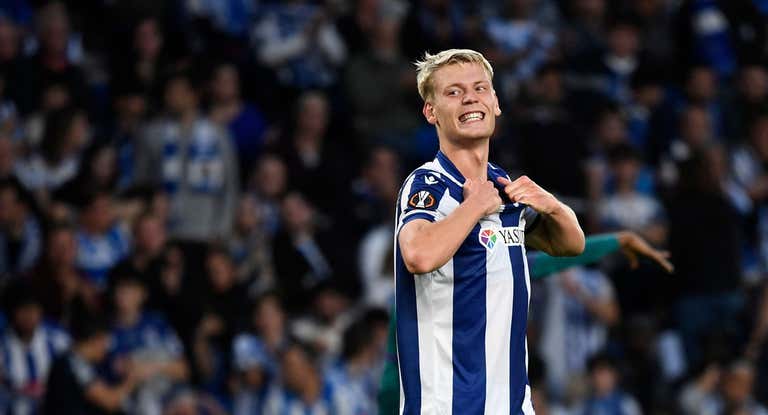 Oskarsson se lamenta de una ocasión fallada.