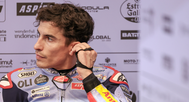 Marc Márquez en el box.