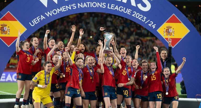 La Selección celebra el título de campeona de la Nations League.