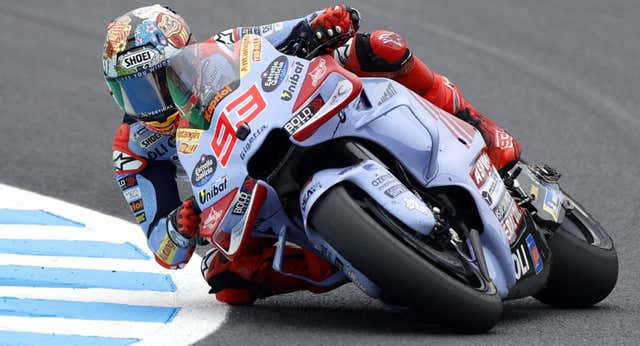 Marc Márquez salva un error único en mil casos y se rehace con una gran actuación en el sprint