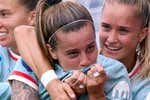 Los dos goles en propia que crucificaron al Athletic, evitaron el estreno de Rosa Otermín y llevaron al Atlético al pleno de victorias