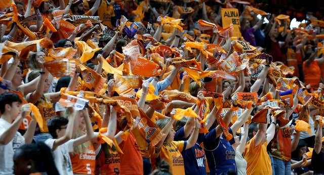 ¿Qué es la mascota de Valencia Basket: un petardo, una naranja o un murciélago?