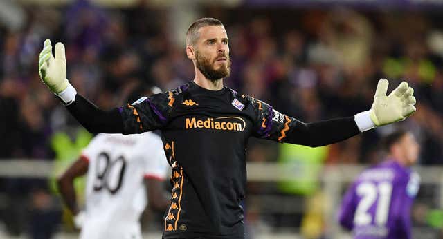 De Gea detiene dos penaltis y amarga la noche al Milan