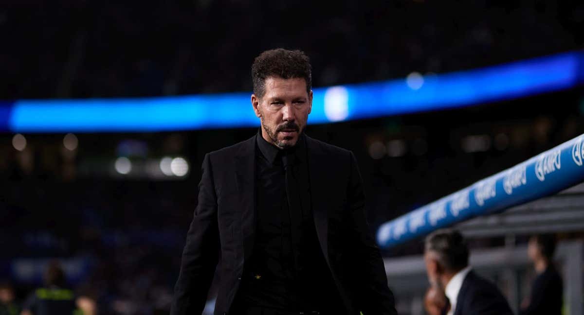 Simeone durante el partido en Donosti.
