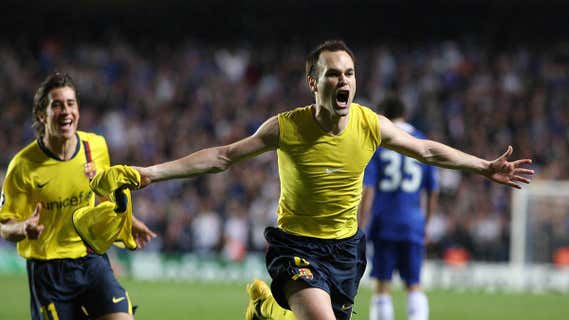 Andrés Iniesta celebra su icónico gol con el Barça en Stamford Bridge en 2009. /EFE