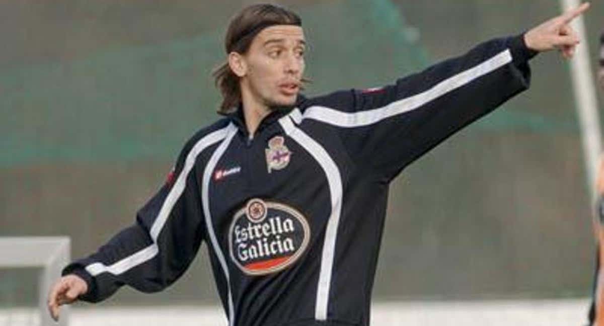 Javito durante un amistoso con la camiseta del Deportivo de la Coruña.