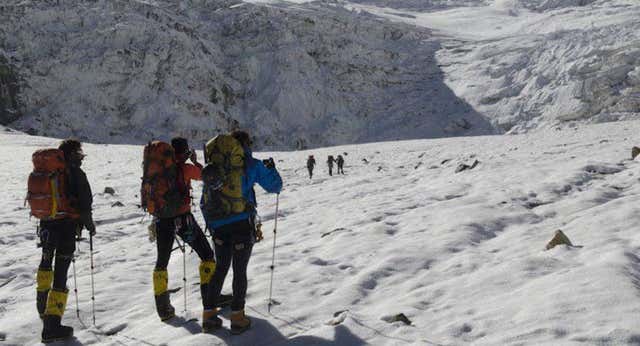 Cinco alpinistas rusos mueren en Nepal cuando escalaban el Dhaulagiri