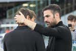 El equipo de Cesc Fábregas ofrecerá cerveza gratis a los aficionados del Nápoles que asistan a su estadio