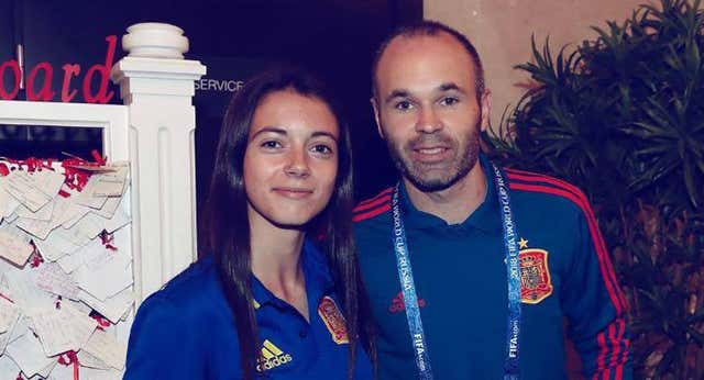 Andrés Iniesta apareció en todos los momentos cumbre del fútbol femenino y pocos lo saben: «Nunca olvidaré tus consejos»