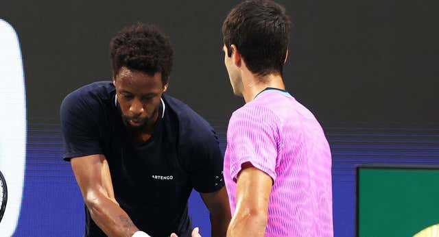 Gael Monfils tira la toalla antes de sacar y se rinde a Alcaraz: «Es una leyenda en ciernes, creo que me va a aplastar»