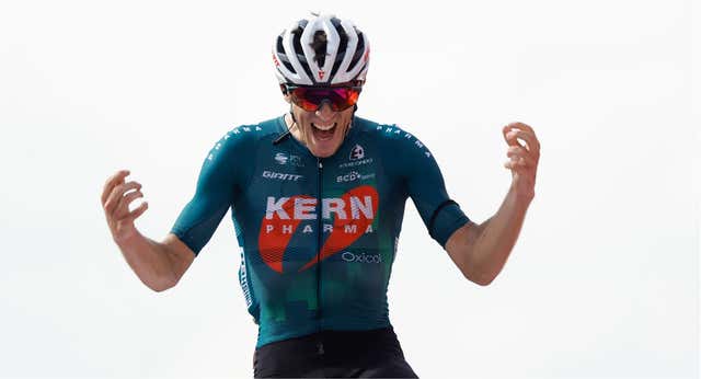 Movistar Team mueve el árbol: bingo con Castrillo y bacarrá con Cavagna