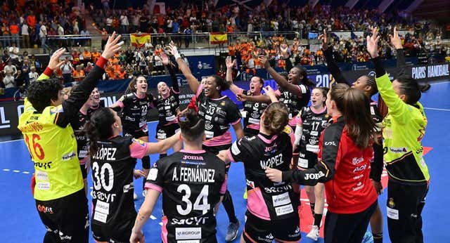 Ambros Martín tranquiliza al balonmano español: “Esta hornada de jugadoras va a conformar el presente y futuro de las ‘Guerreras’”
