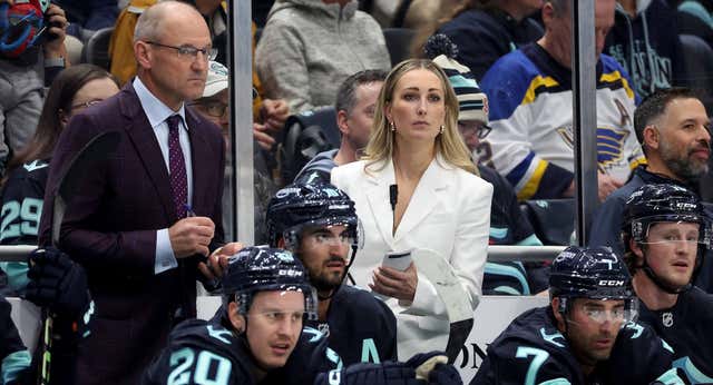 La primera mujer asistente de la NHL hace historia: «Soy parte de algo más grande que yo misma»