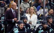 La primera mujer asistente de la NHL hace historia: «Soy parte de algo más grande que yo misma»
