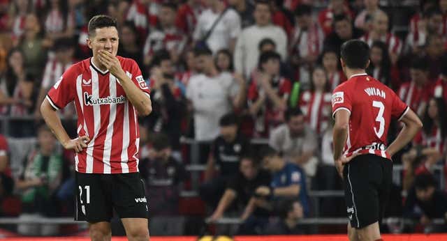 Ander Herrera y su momento más duro con un aficionado: «Si no hubiera venido grabando lo hubiésemos hablado»