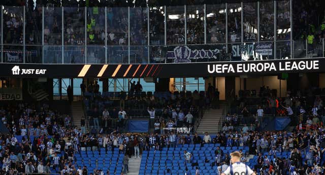 El Anderlecht prohíbe a los ultras viajar con el equipo tras los disturbios en Anoeta