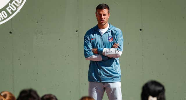 LaLiga inicia su campaña contra el acoso escolar con la visita de Azpilicueta a un colegio en Madrid