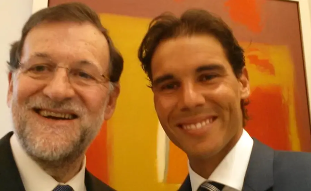 Rajoy y Nadal se hacen un selfie en 2015.  Twitter/Rajoy