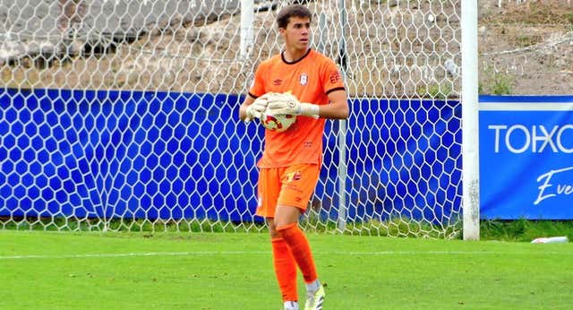 Un tren de Valladolid a Ávila todos los días para ser el portero menos goleado de España: «Salgo de entrenar y voy directo al hospital»