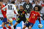 Cucurella recuerda sus momentos en la «zona oscura» y se sincera: «Se desquitaron conmigo...»