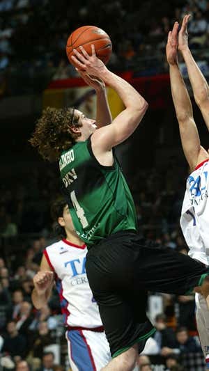 Marcelinho Huertas durante su etapa en el Joventut Badalona.  EFE