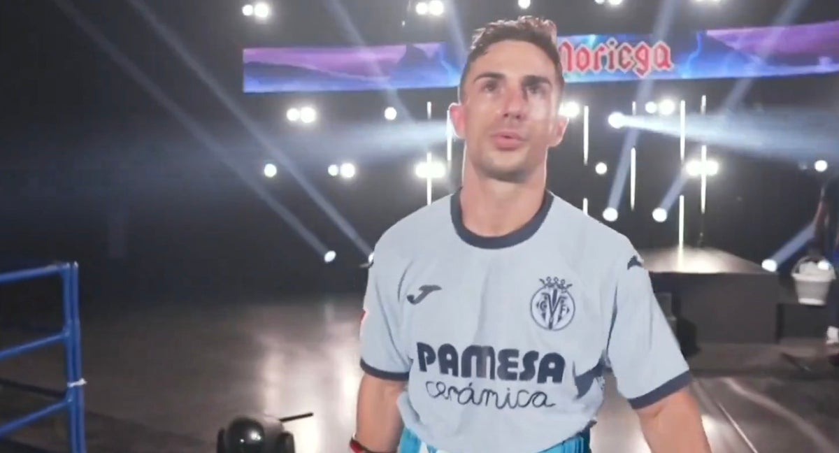 Jairo Noriega, camino al ring para pelear ante Iwata.