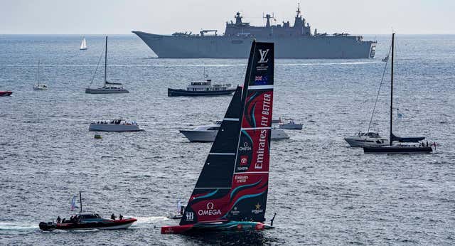 Burling revienta a Ainslie con una presalida de manual