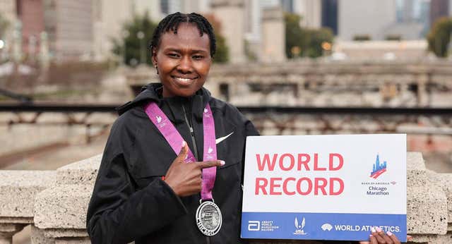 Estratosférico récord mundial en la Maratón de Chicago: Ruth Chepngetich fulmina la marca en más de dos minutos