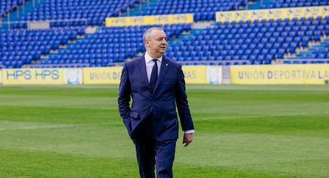El socio más longevo de Las Palmas se harta del rumbo del club: «Es una gestión de amiguetes»