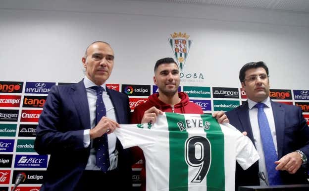 Los días felices de José Antonio Reyes en Córdoba: «Sandoval dijo que no había huevos para desayunar y él dijo que no se levantaba hasta que se los hicieran»