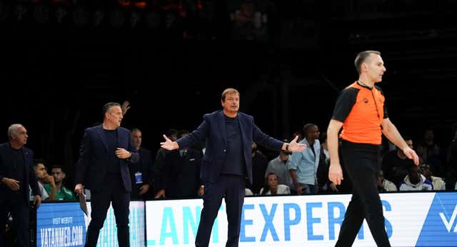 El Panathinaikos valora impugnar su derrota en París por un ‘polémico’ arbitraje: «Es la primera vez que veo esto en Euroliga»