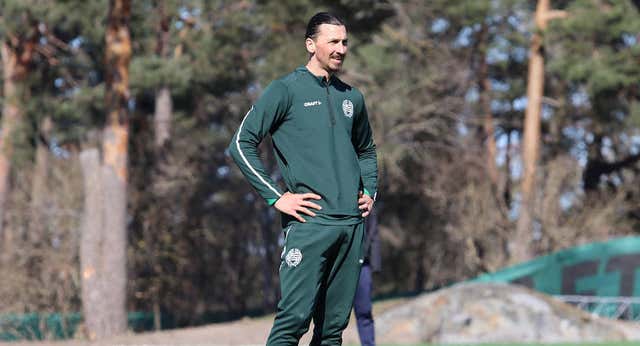 Zlatan Ibrahimovic amenaza, en la sombra, al Barça… en la Champions femenina