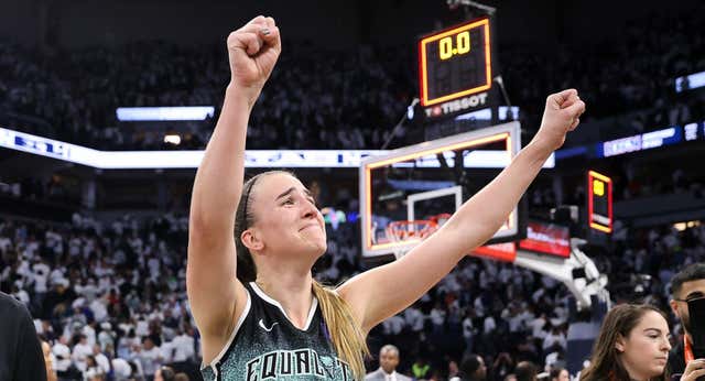 Sabrina Ionescu reclama su estatus de superestrella con un triple sobre la bocina que deja a las Liberty a un paso del anillo