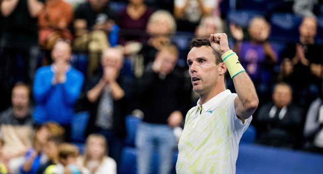 Bautista vence en el ‘tie-break’ definitivo a Auger-Aliasime y está en semifinales