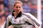 La excapitana del Fulham denuncia los abusos sexuales de Al Fayed: «Me cogió y me intentó besar... Me quedé congelada»