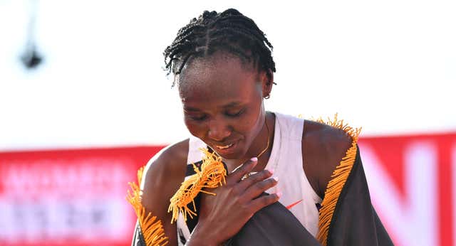 El legado de Chepngetich, la reina del maratón, va más allá: ‘Ser madre y atleta es complicado, pero no tengo entrenador porque no lo necesito’